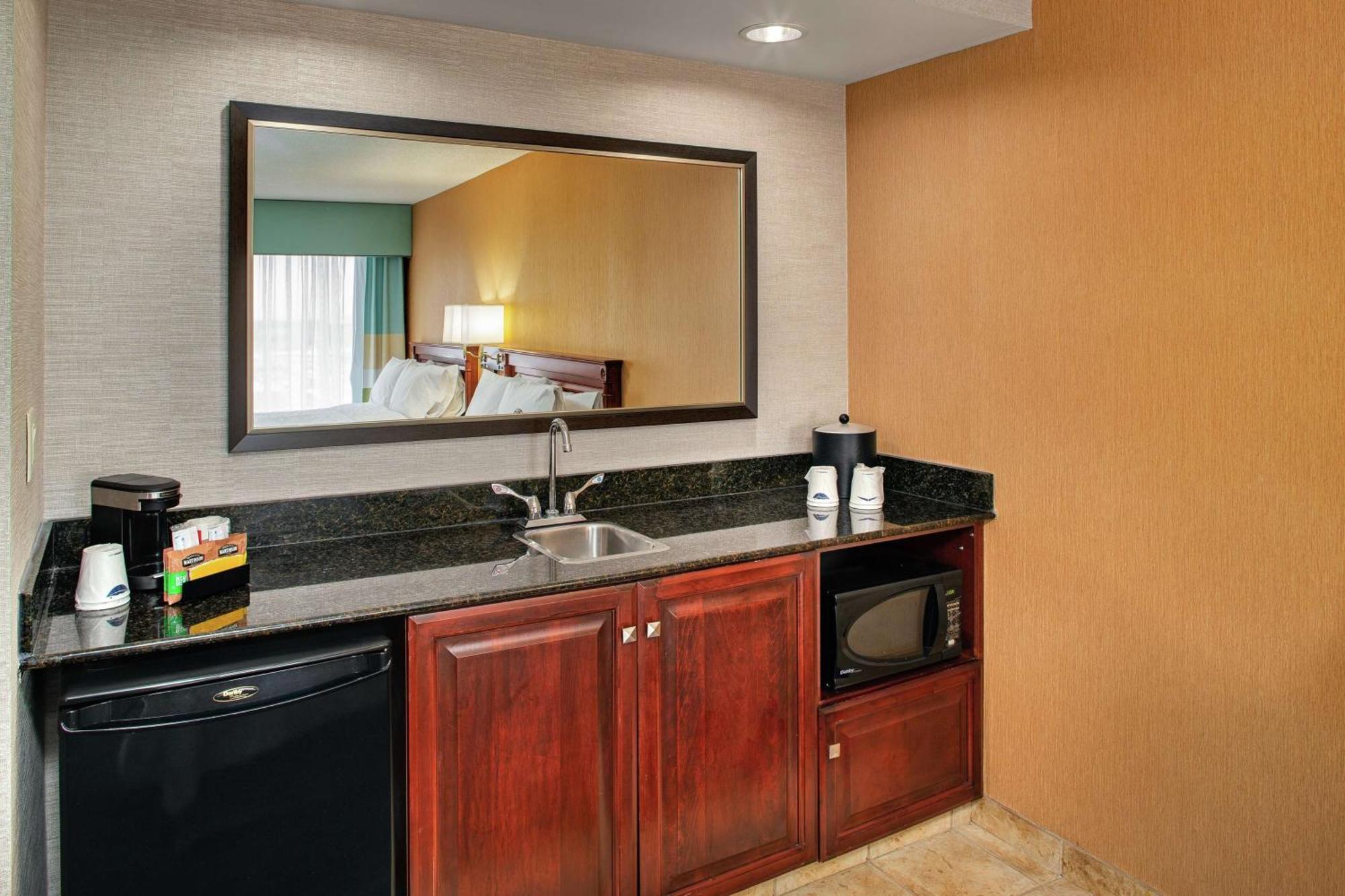 Hampton Inn & Suites By Hilton Toronto Airport Mississauga Exteriér fotografie