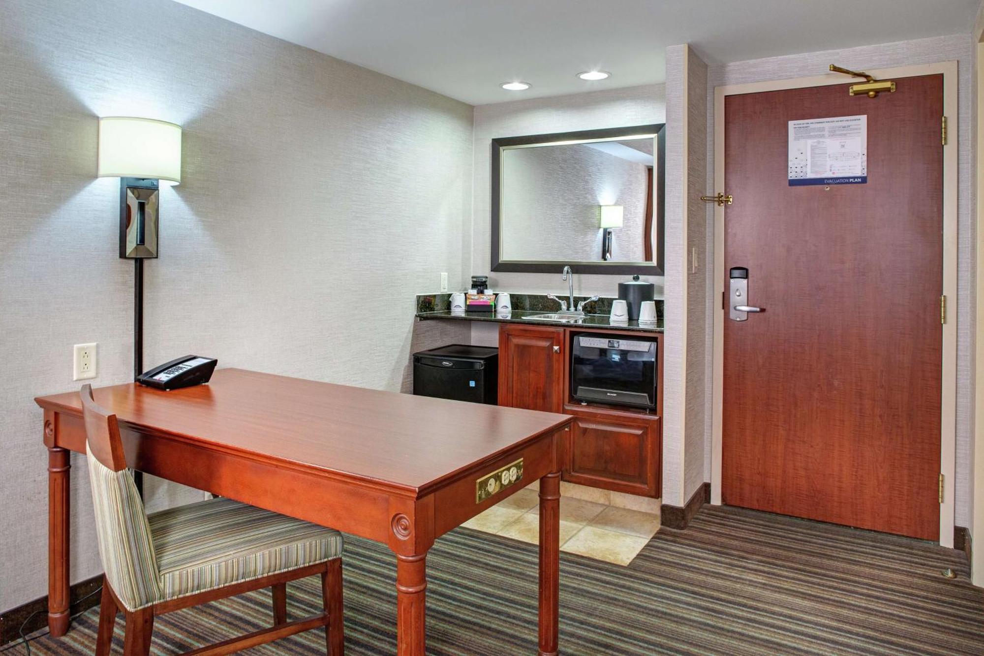 Hampton Inn & Suites By Hilton Toronto Airport Mississauga Exteriér fotografie