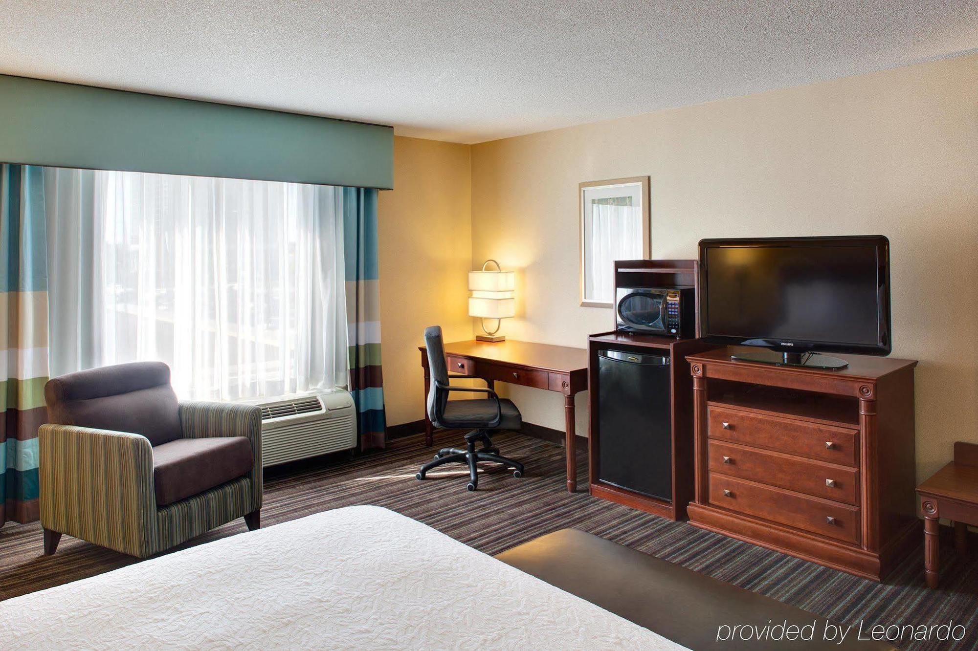 Hampton Inn & Suites By Hilton Toronto Airport Mississauga Pokoj fotografie